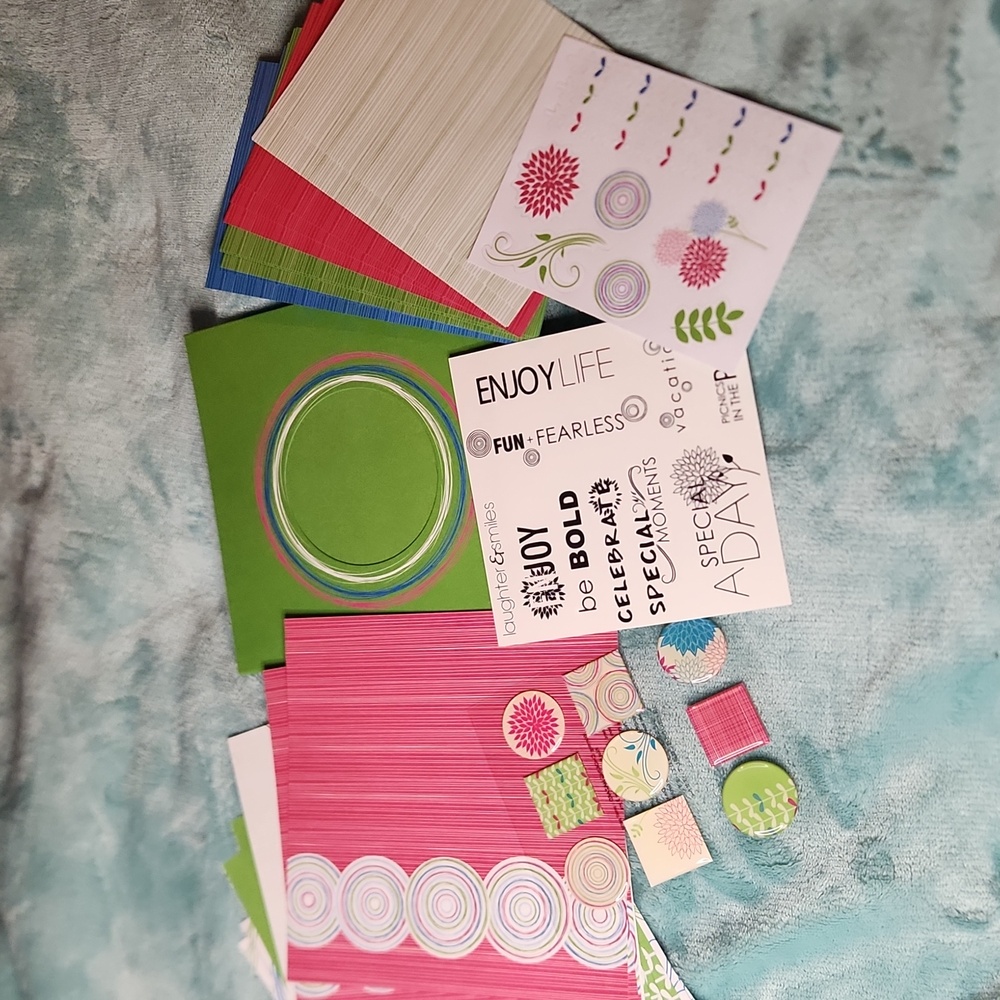 Creative Memories Paper Album Kit- Bright Blooms theme